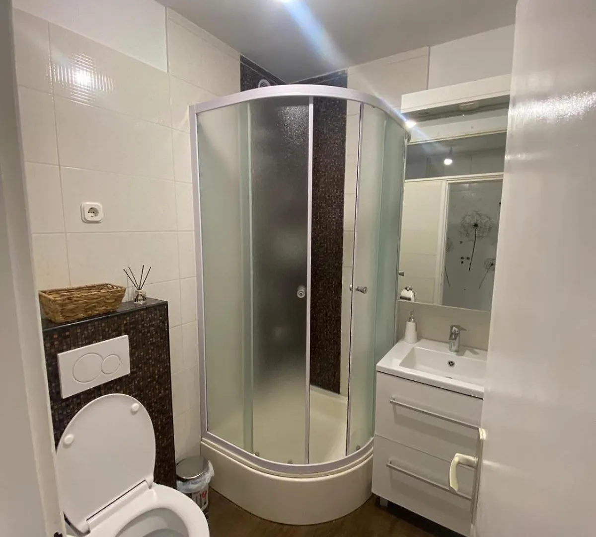 Step 2 Sky Apartment Split