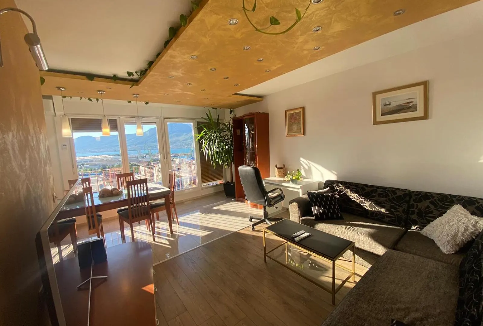 Step 2 Sky Apartment Split